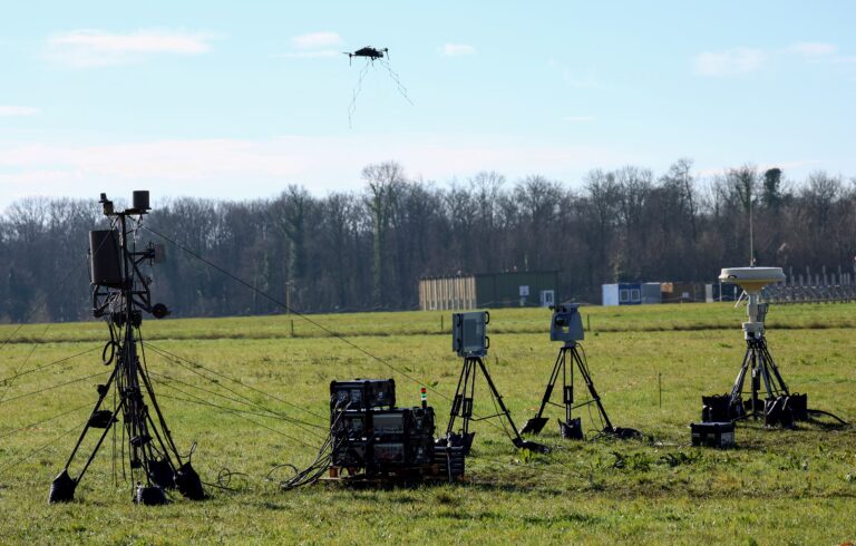 Drones que Enxergam no Escuro: Como o Radar Está Mudando a Tecnologia dos Drones
